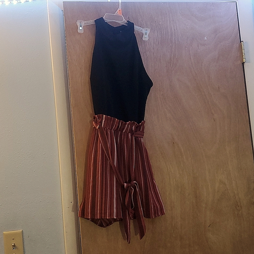 Romper with adjustable string belt